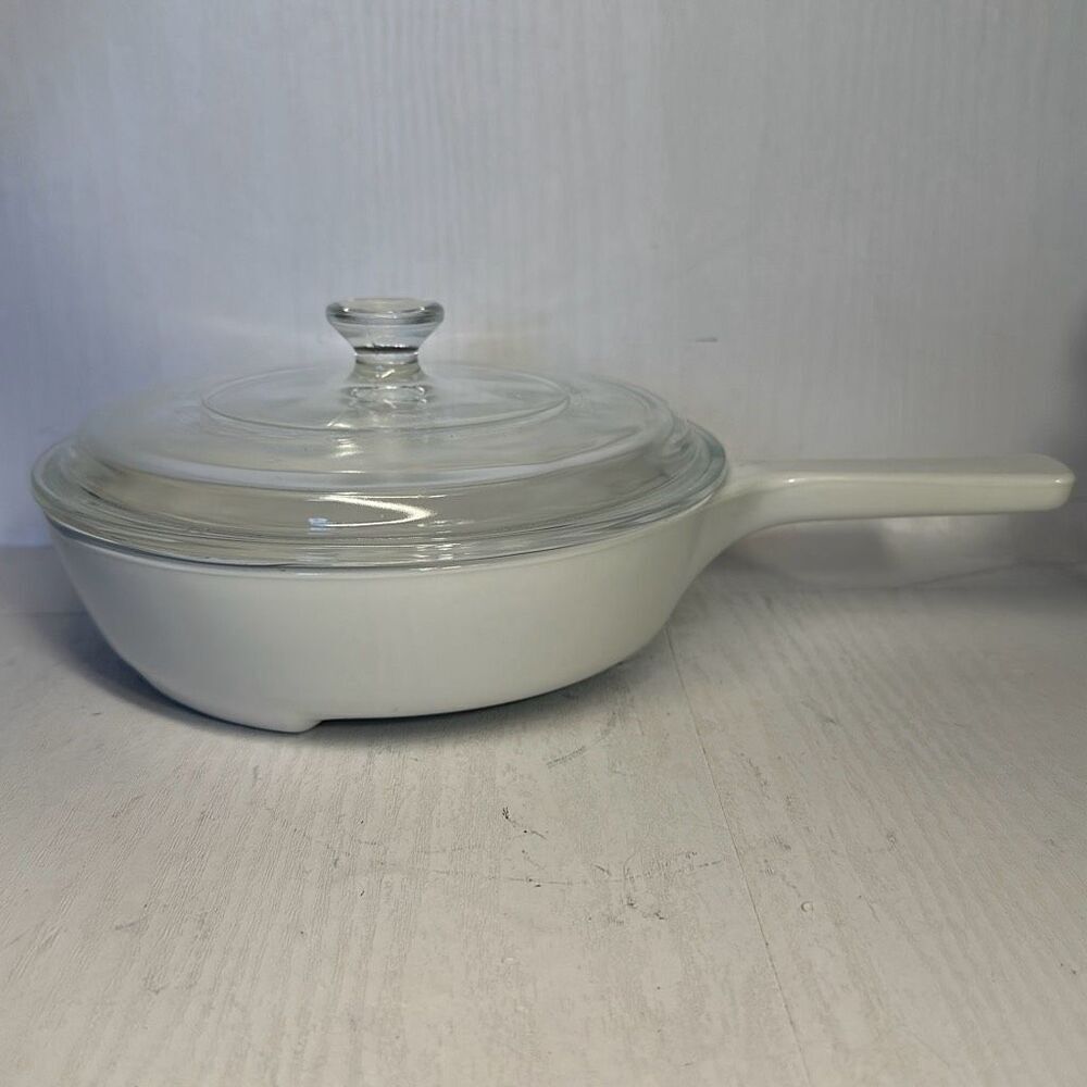 Vintage Corning Ware Plain White MW-83-B Browning Dish Pan with Lid P83C Footed